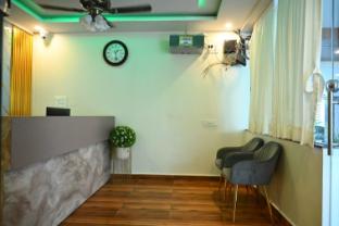 Sharan's Inn Sutes & Banquets,,4 star