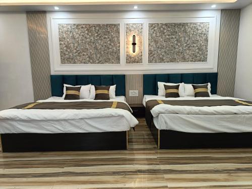 Celestial Inn,,4 star