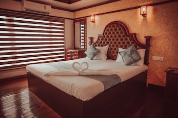 upper deck boathouse