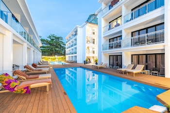 bjandradisson seaview hotel