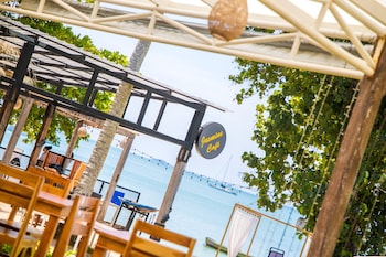 bjandradisson seaview hotel