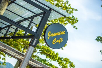 bjandradisson seaview hotel