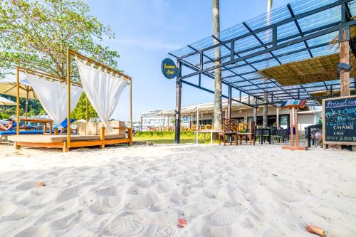 bjandradisson seaview hotel
