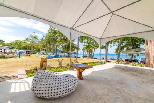 bjandradisson seaview hotel