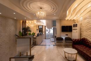 deep hotel