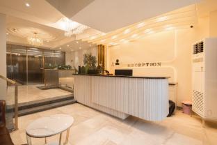 deep hotel