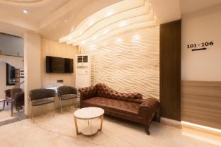 deep hotel