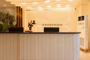 deep hotel