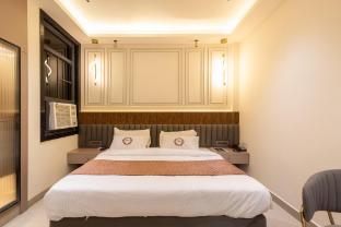 deep hotel