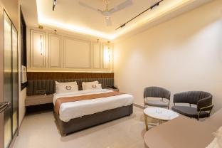 deep hotel