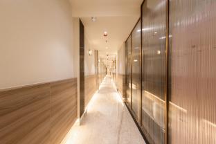deep hotel