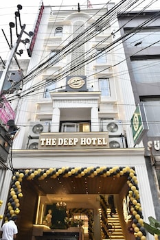 deep hotel