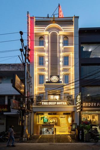 Deep Hotel,,3 star