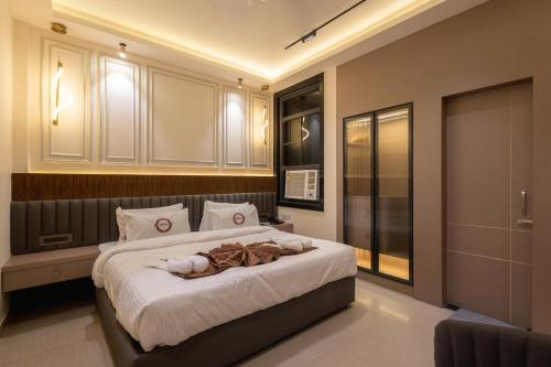 deep hotel