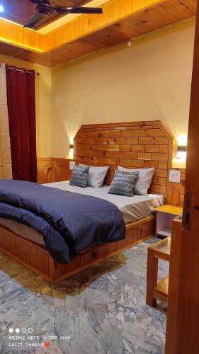 Wood Packers,,3 star