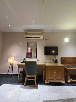 hotel supreme suites ludhiana