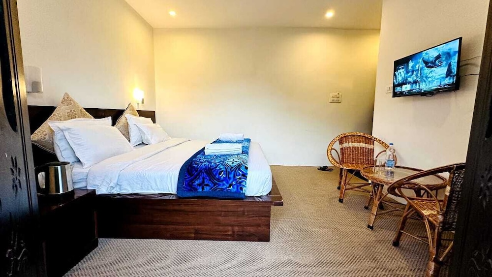 hotel golden peak sonamarg