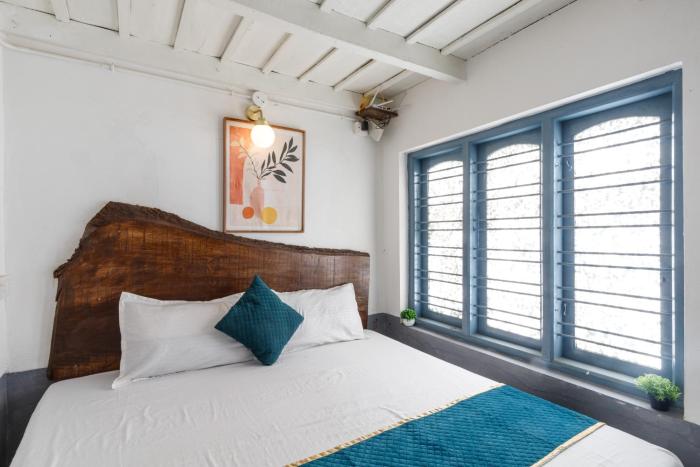 underground hostel by bilwa estate