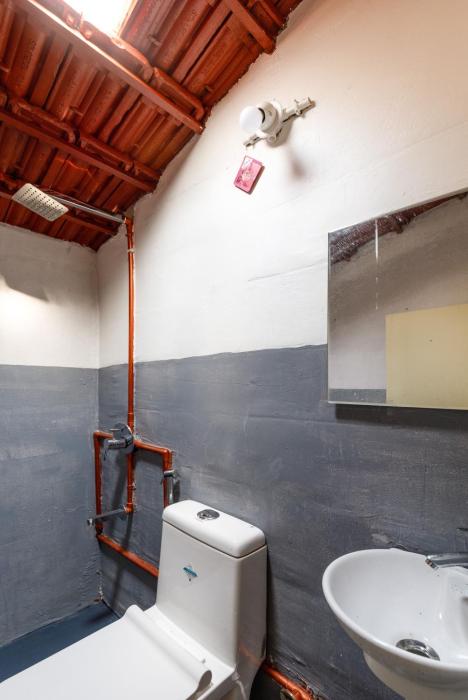 underground hostel by bilwa estate