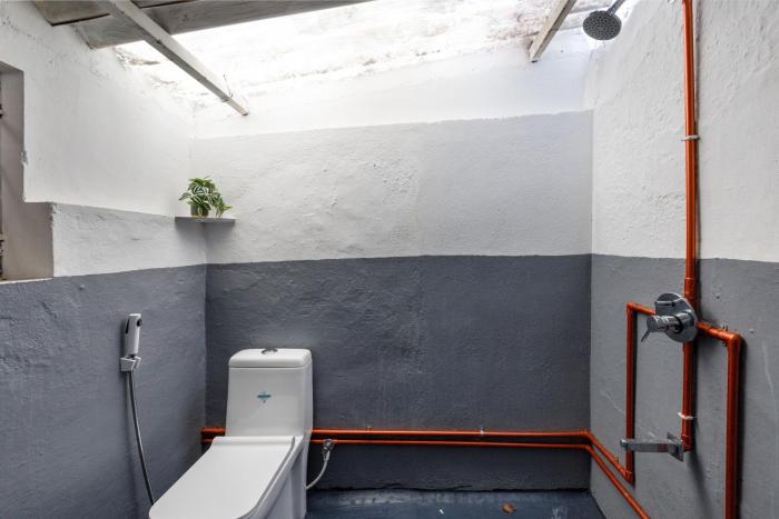 underground hostel by bilwa estate