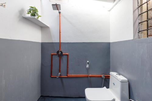 underground hostel by bilwa estate