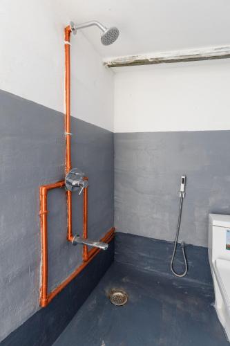 underground hostel by bilwa estate