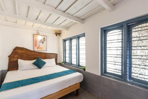 underground hostel by bilwa estate