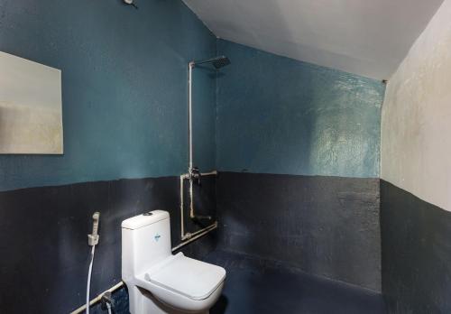 underground hostel by bilwa estate