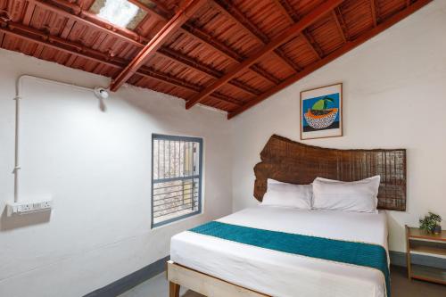 underground hostel by bilwa estate