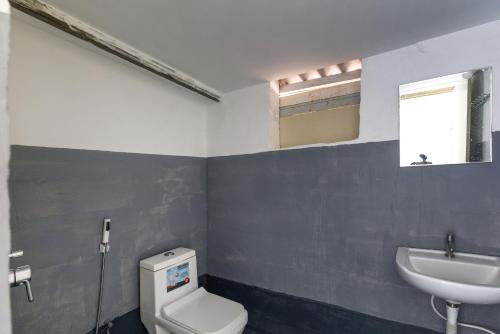 underground hostel by bilwa estate