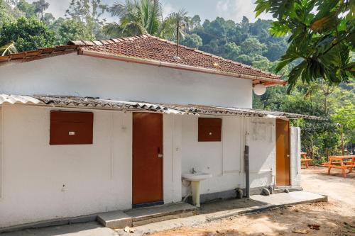 underground hostel by bilwa estate