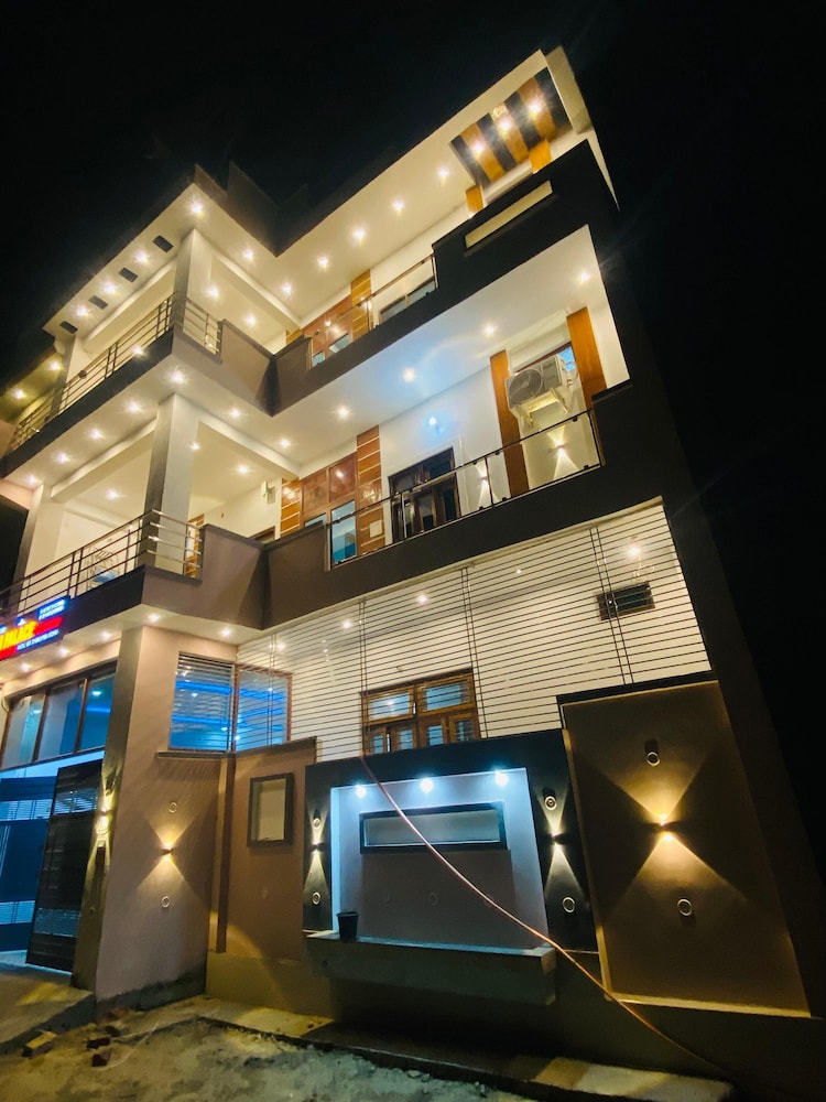 ahem palace home stay