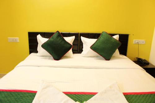 Hotel Crystal Suites,,2 star