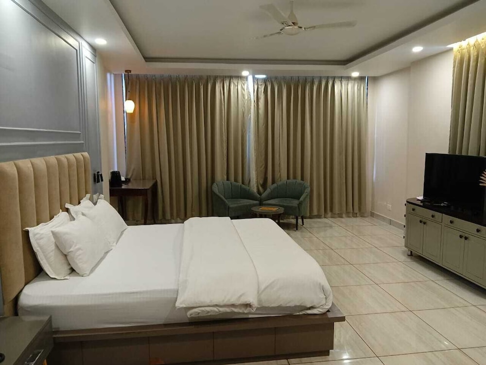 the green icon resort