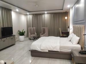 the green icon resort