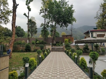 the green icon resort