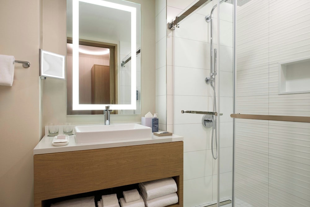 the westin flushing laguardia airport