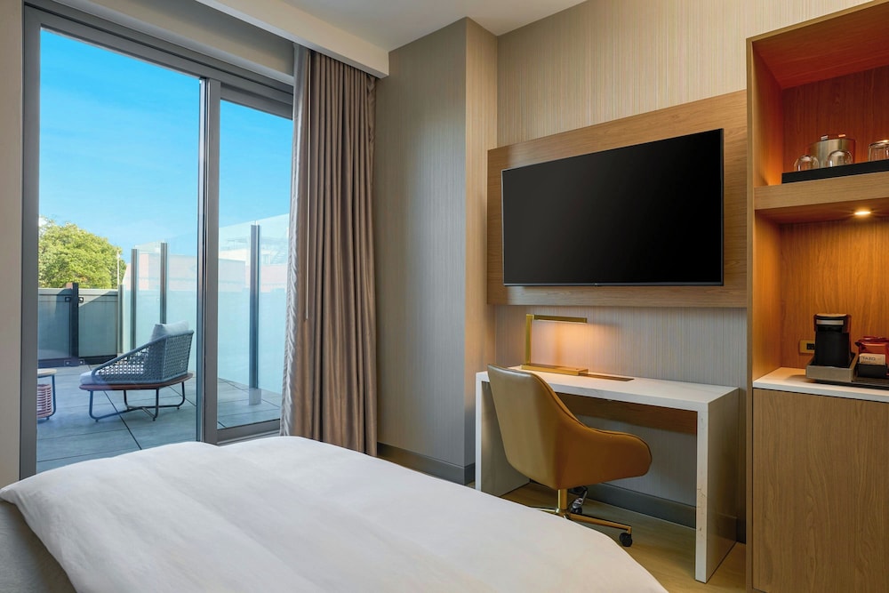 the westin flushing laguardia airport