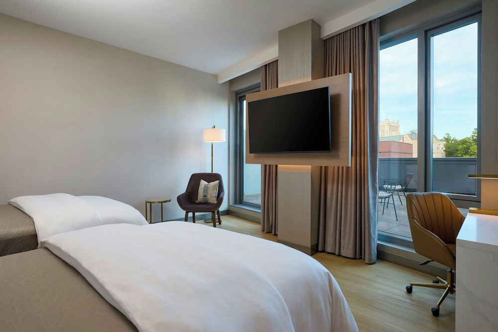 the westin flushing laguardia airport