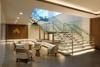 The Westin Flushing Laguardia Airport,,4 star