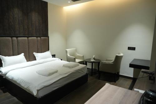 Hotel The Royalista,,2 star