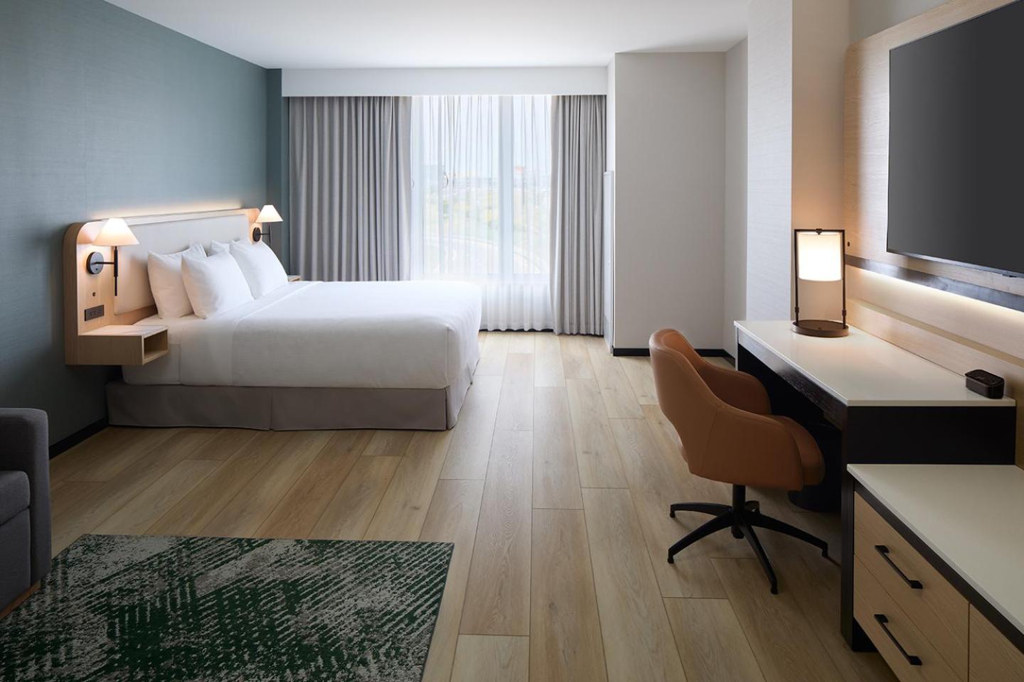 hyatt place montreal airport