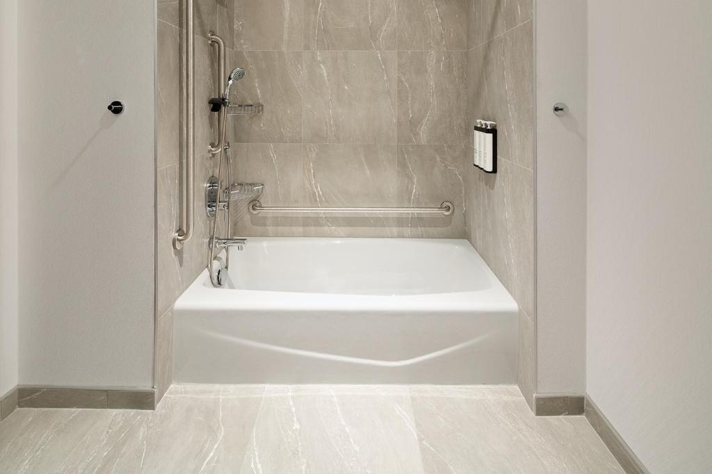 hyatt place montreal airport