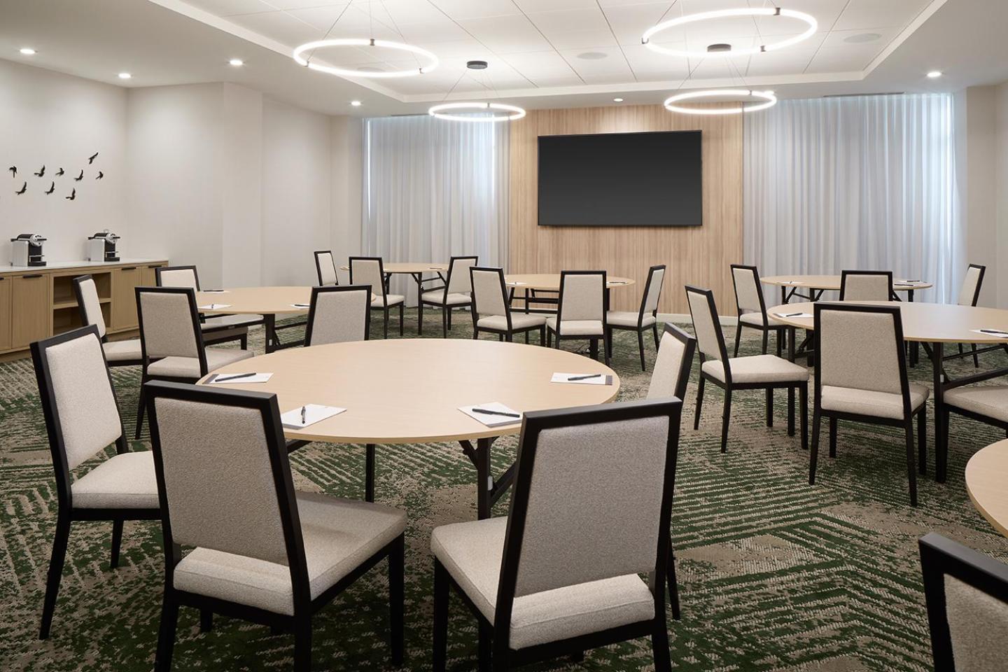 hyatt place montreal airport