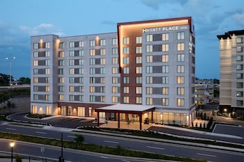 hyatt place montreal airport