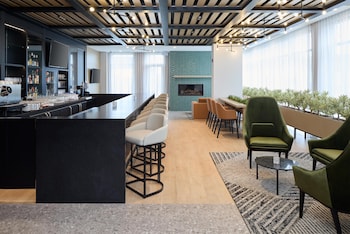 Hyatt Place Montreal Airport,,3 star