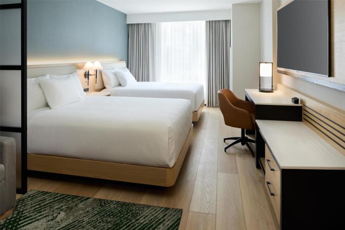 hyatt place montreal airport