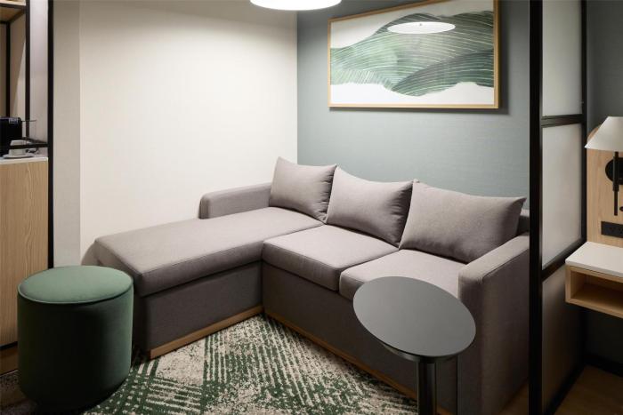 hyatt place montreal airport