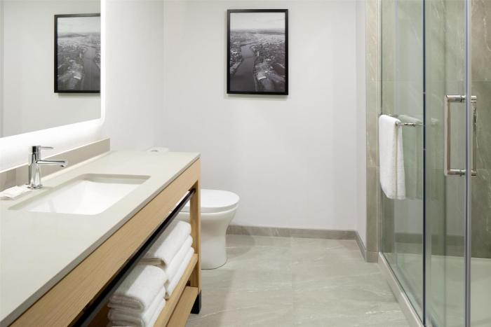 hyatt place montreal airport