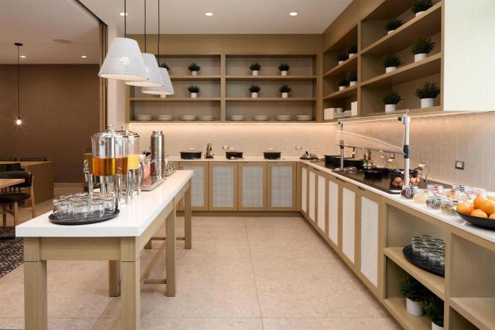 hyatt place montreal airport